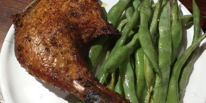 Grilled Chicken Leg With Green Beans